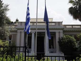 Κυβέρνηση - αντιπολίτευση στα πολιτικά χαρακώματα - Η πρόταση δυσπιστίας και η σύγκρουση στη Βουλή