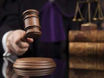 Μέτρα για την ανάκτηση της κοινωνικής εμπιστοσύνης στη δικαιοσύνη ζητούν δικαστές και εισαγγελείς