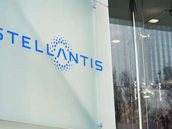 Stellantis: Έσοδα που ξεπέρασαν τις προσδοκίες στο γ' τρίμηνο, παρά το πλήγμα από τις απεργίες στην Αμερική