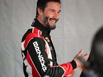 O Keanu Reeves έτρεξε σε αγώνα με ένα Toyota GR86