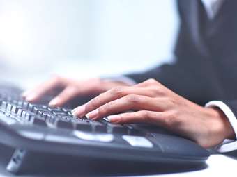 Για ποιους καταργείται το τέλος επιτηδεύματος, ποιοι θα συνεχίσουν να το πληρώνουν