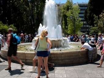 Ο καιρός σήμερα: Επιστρέφουν τα 40άρια - Υψηλός κίνδυνος πυρκαγιάς σε εφτά περιοχές