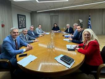 Συνάντηση της Νίκης Κεραμέως με τους εκπροσώπους του ΣΕΤΕ και της ΕΣΕΕ