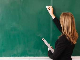 Εκπτώσεις ως 50% σε ακτοπλοϊκά και 30% σε αεροπορικά εισιτήρια για τη μετάβαση αναπληρωτών εκπαιδευτικών στην περιοχή τοποθέτησής τους