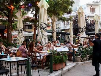 Αύξηση 2,6% του τζίρου στα ξενοδοχεία με μείωση 2,6% στην εστίαση το β' τρίμηνο