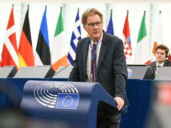 Νίκος Παπανδρέου: Εθνική ομοψυχία και διπλωματική εγρήγορση μετά τον βομβαρδισμό στο Ιράν