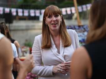 Βρετανία: Παραιτήθηκε η αντιπρόεδρος της κυβέρνησης, Ά. Ρέινερ, μετά το σκάνδαλο φοροδιαφυγής