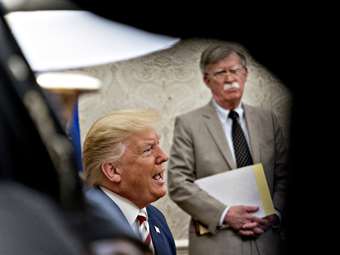 Έφοδος του FBI στο σπίτι του Τζον Μπόλτον, πρώην συμβούλου Εθνικής Ασφάλειας και πλέον σφοδρού επικριτή του Τραμπ