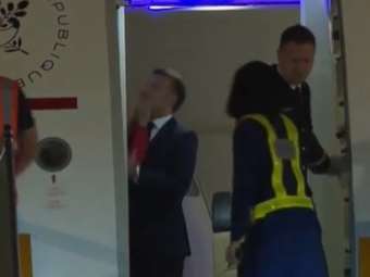 Σάλος από το "χαστούκι" της Μπριζίτ στον Μακρόν - Θεωρίες συνωμοσίας φιλορώσων, απαντά το Ελιζέ