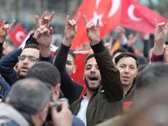 Γαλλία: Για "αναζωπύρωση της δράσης των Γκρίζων Λύκων στη Γαλλία" κάνει λόγο η Le Figaro