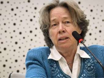 Τροπολογία από τη βουλευτή του ΣΥΡΙΖΑ Αθηνά Λινού για αναμόρφωση του πλαισίου για την παρένθετη μητρότητα