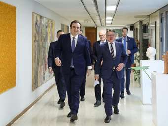 Κ.Πιερρακάκης: Συνάντηση με τον πρωθυπουργό του ομόσπονδου κρατιδίου της Έσσης