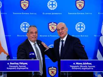 Συνάντηση υπουργών Εθνικής Άμυνας Ελλάδας-Κύπρου