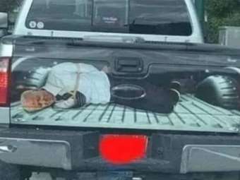 Ο Τραμπ ανήρτησε φωτογραφία που απεικονίζει τον Μπάιντεν δεμένο χειροπόδαρα