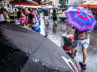 Αλλαγή του καιρού με καταιγίδες και χαλαζοπτώσεις - Πού χτυπούν τα φαινόμενα - Προβλήματα στην Κέκρυρα