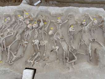 ΥΠΠΟ: Οι "Δεσμώτες επιστρέφουν" στην αρχική τους θέση στην Εσπλανάδα του Φαλήρου