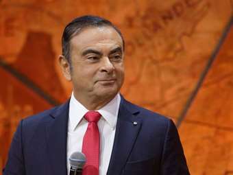 Ο πρώην επικεφαλής της Nissan, Carlos Ghosn, δηλώνει ότι μια συγχώνευση με τη Honda "δεν έχει λογική"