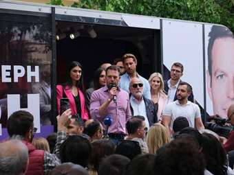 Συνεχίζει τις περιοδείες ο Στ. Κασσελάκης