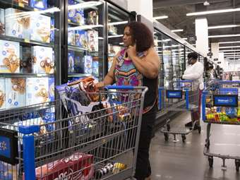 ΗΠΑ: Στο υψηλότερο από τον Ιανουάριο ο ετήσιος πληθωρισμός – Ξεπέρασαν τις εκτιμήσεις οι αιτήσεις επιδομάτων ανεργίας