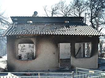 Αυτοψία για την καταγραφή των ζημιών στις πυρόπληκτες περιοχές από κλιμάκια της Πολιτικής Προστασίας