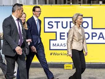 Τηλεμαχία μεταξύ των κορυφαίων υποψηφίων για την προεδρία της Επιτροπής