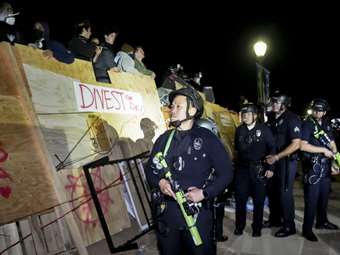 Έφοδος της αστυνομίας στο πανεπιστήμιο UCLA - Προσαγωγές και συλλήψεις