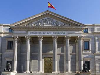 Ισπανία: Το κοινοβούλιο έβαλε στο συρτάρι νομοσχέδιο για μείωση των εβδομαδιαίων ωρών εργασίας