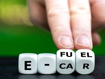 Spiegel: Η Γερμανία αμβλύνει τη στάση της στη διαμάχη για τα e-fuel