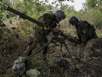 Bloomberg: Οι Ευρωπαίοι πιέζουν τον Τραμπ να αναλάβει τα ηνία στις εγγυήσεις για την Ουκρανία