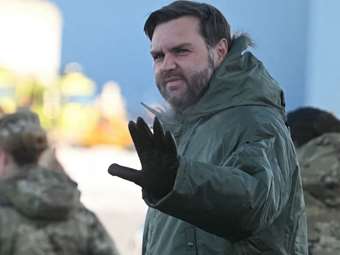 Βανς στους Γροιλανδούς: "Διακόψτε τους δεσμούς με την Δανία"