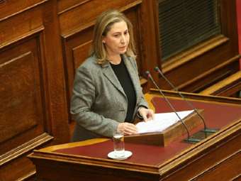 Μ. Ξενογιαννακοπούλου: Αδικούμε τον εαυτό μας αν βγάζουμε μόνο μια εικόνα εσωστρέφειας