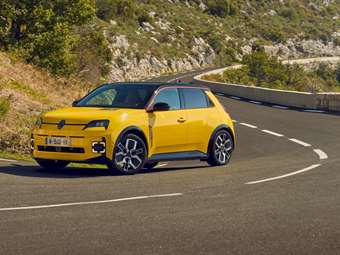 Αποστολή στη Γαλλία: Οδηγούμε το νέο Renault 5