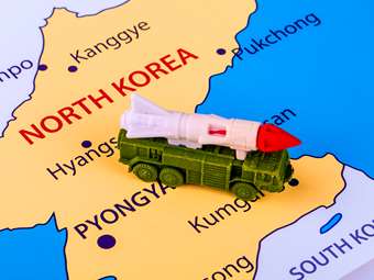 Ο Κιμ Γιονγκ Ουν λέει πως θέλει να αναπτύξει το βορειοκορεατικό πυρηνικό οπλοστάσιο