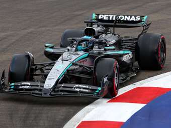 F1 GP Σιγκαπούρης: Άπιαστη η Mercedes, pole για Russell