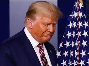 Ο Τραμπ δεν ξέρει τι να κάνει με την Κάμαλα