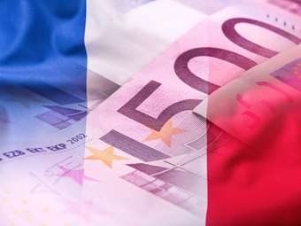 Υπό συνεχή πίεση τα γαλλικά ομόλογα - Οι επενδυτές φοβούνται για το τι έπεται μετά το χτύπημα Fitch