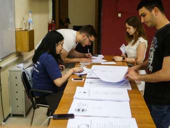 Στις κάλπες σήμερα οι φοιτητές