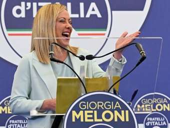 Τα παράδοξα της ενίσχυσης της Μελόνι