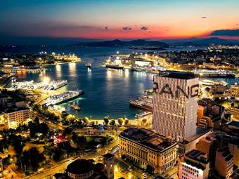 H Range Rover στον Πύργο Πειραιά: Ένα από τα κορυφαία luxury brands παγκοσμίως "δημιουργεί" τον απόλυτο αστικό ψηφιακό καμβά