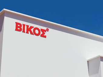 PepsiCo vs Βίκος: Η "μάχη της δεύτερης θέσης" που αλλάζει τον χάρτη των αναψυκτικών