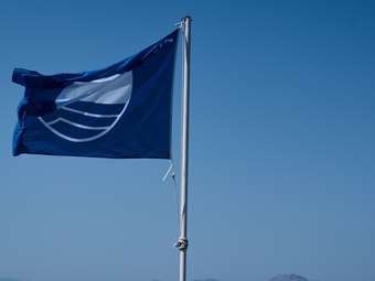 "Γαλάζια Σημαία": Αφαίρεση της διάκρισης από δώδεκα ελληνικές ακτές