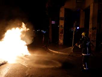 Επεισόδια τα ξημερώματα στα Εξάρχεια - Τραυματίστηκαν 3 αστυνομικοί, έγιναν 7 συλλήψεις