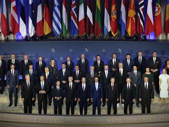 Η Δύση χρειάζεται επειγόντως νέα "γυαλιά"