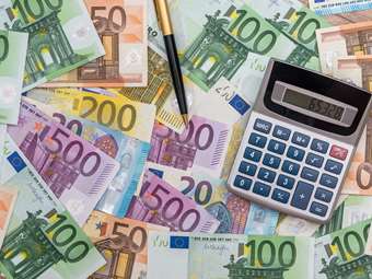 Ισπανία: Θεσπίζει ελάχιστο συντελεστή φόρου 15% για τις πολυεθνικές