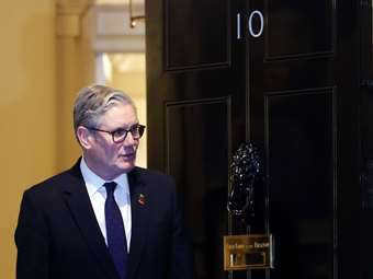 Κιρ Στάρμερ: Πώς το πολιτικό χάος μπορεί να μετατραπεί σε εθνική κρίση