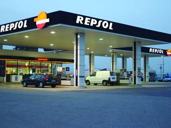 Bloomberg: Η ισπανική Repsol εξασφάλισε άδεια από τις ΗΠΑ να συνεχίσει να δραστηριοποιείται στη Βενεζουέλα