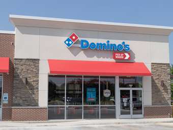 Domino's: Απροσδόκητα ισχυρή αύξηση πωλήσεων στο β΄ τρίμηνο