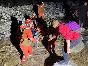 Κίνα: Τουλάχιστον 127 νεκροί από τον ισχυρό σεισμό στην επαρχία Γκανσού