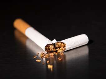 Γαλλία: Απαγορεύεται το κάπνισμα στις παραλίες, τα πάρκα, έξω από τα σχολεία από την 1η Ιουλίου