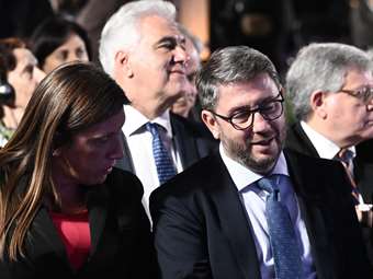 Δεύτερο και πάλι το ΠΑΣΟΚ μέσω πτώσης της Ζωής Κωνσταντοπούλου